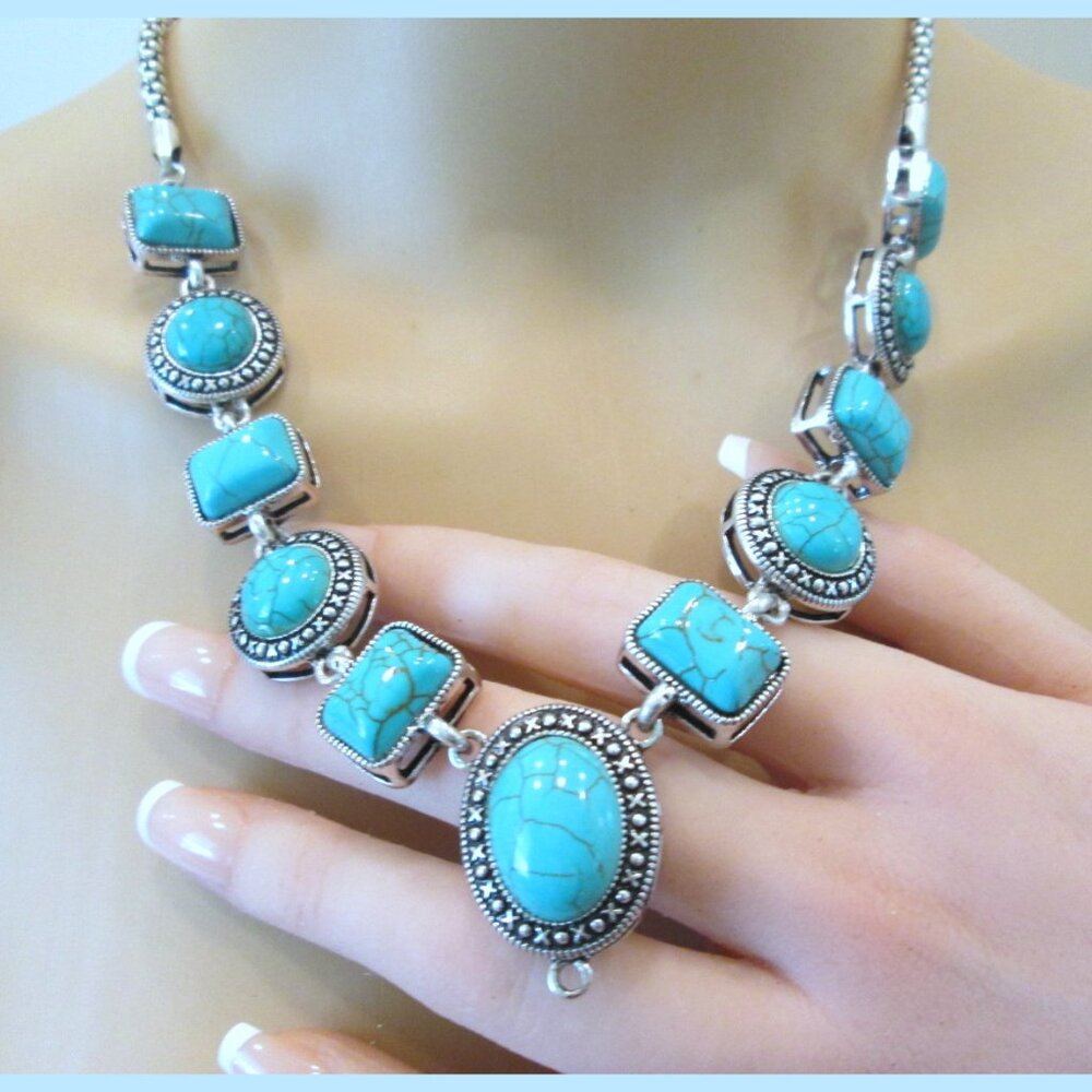 TURQUOISE NATURAL GEM STONE LADIES STUNNING NECKLACE